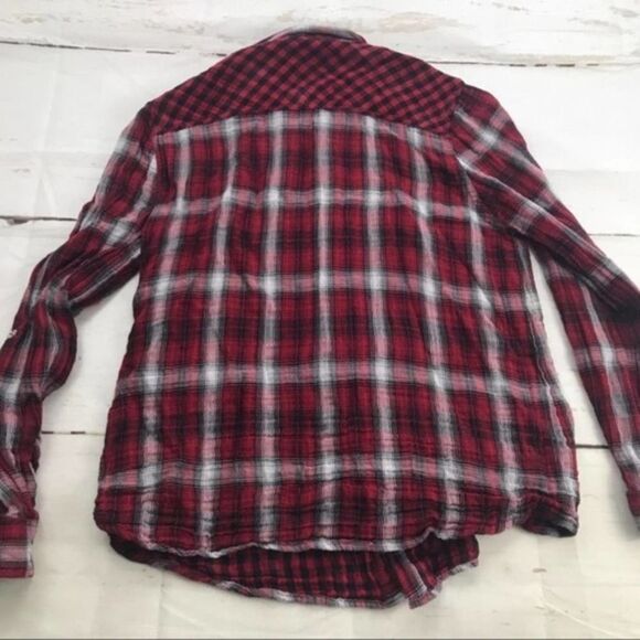 Stitch fix O+O red and black plaid check button down tab sleeve shirt womens M - Picture 6 of 6